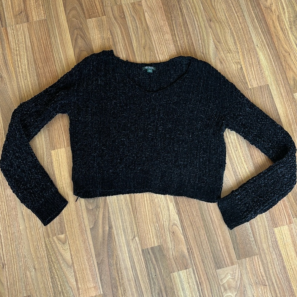3/$10 🌼 Crop top sweater